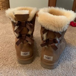 UGG size 10 beige boots with bows in back